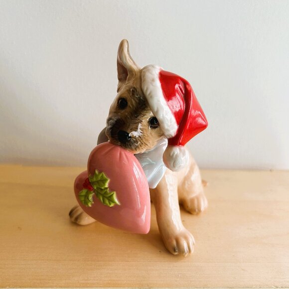 Coalport Whiskers and Paws "With Love" Christmas Figurine - Picture 6 of 14